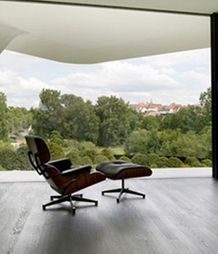 Salon Eames z orzecha włoskiego, skóra czarna, Polska